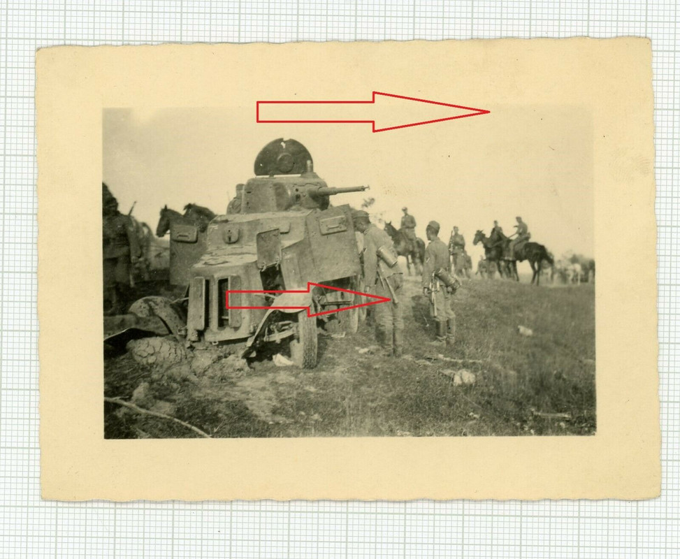 Foto zerstörter Panzerwagen