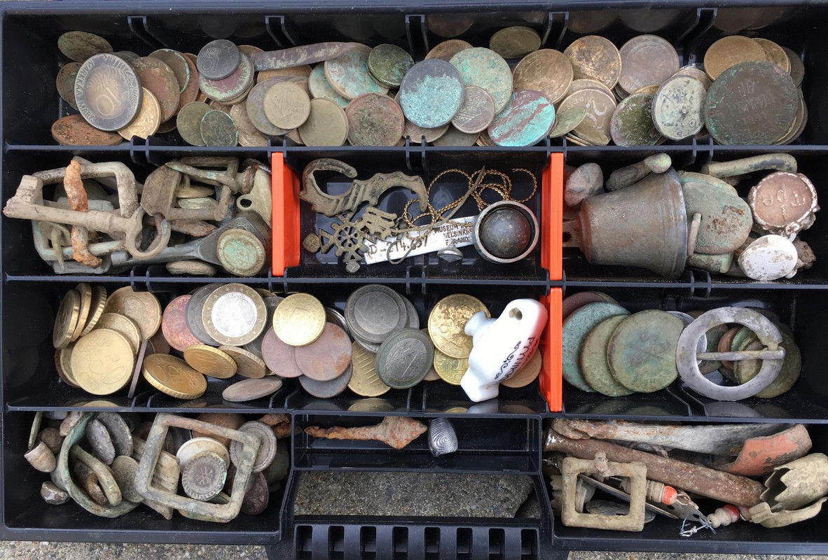 2AB81B9C-E324-4002-BE5C-168F856FDE12