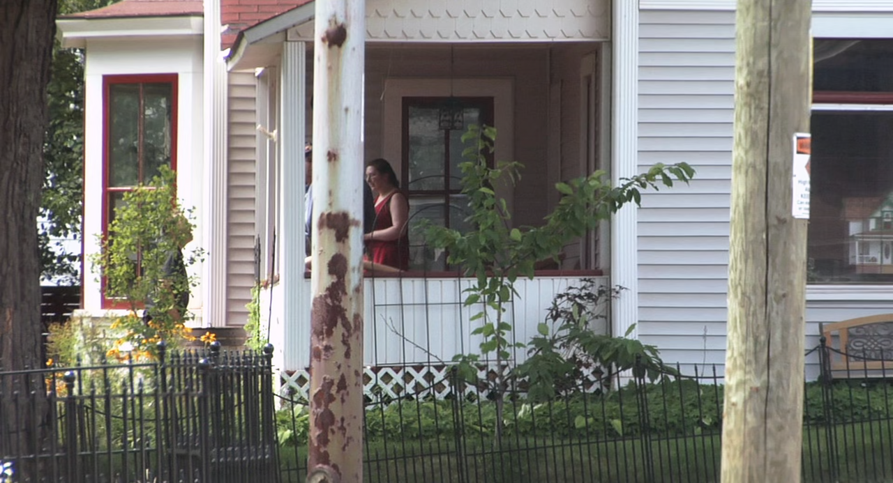 Catfish (2010) + Extras (1080p BluRay x265 HEVC 10bit AAC 5.1 English + Spanish + French r00t) [QxR]