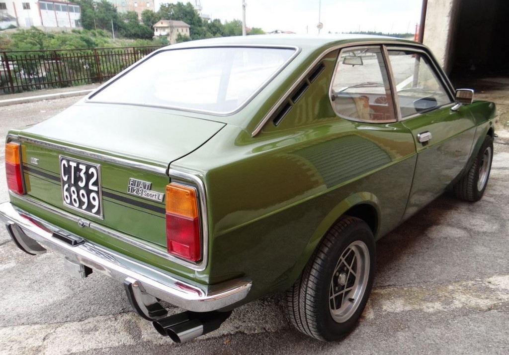 Chat forumasa - Page 37 1973-Fiat-128-Sport-L-Rear