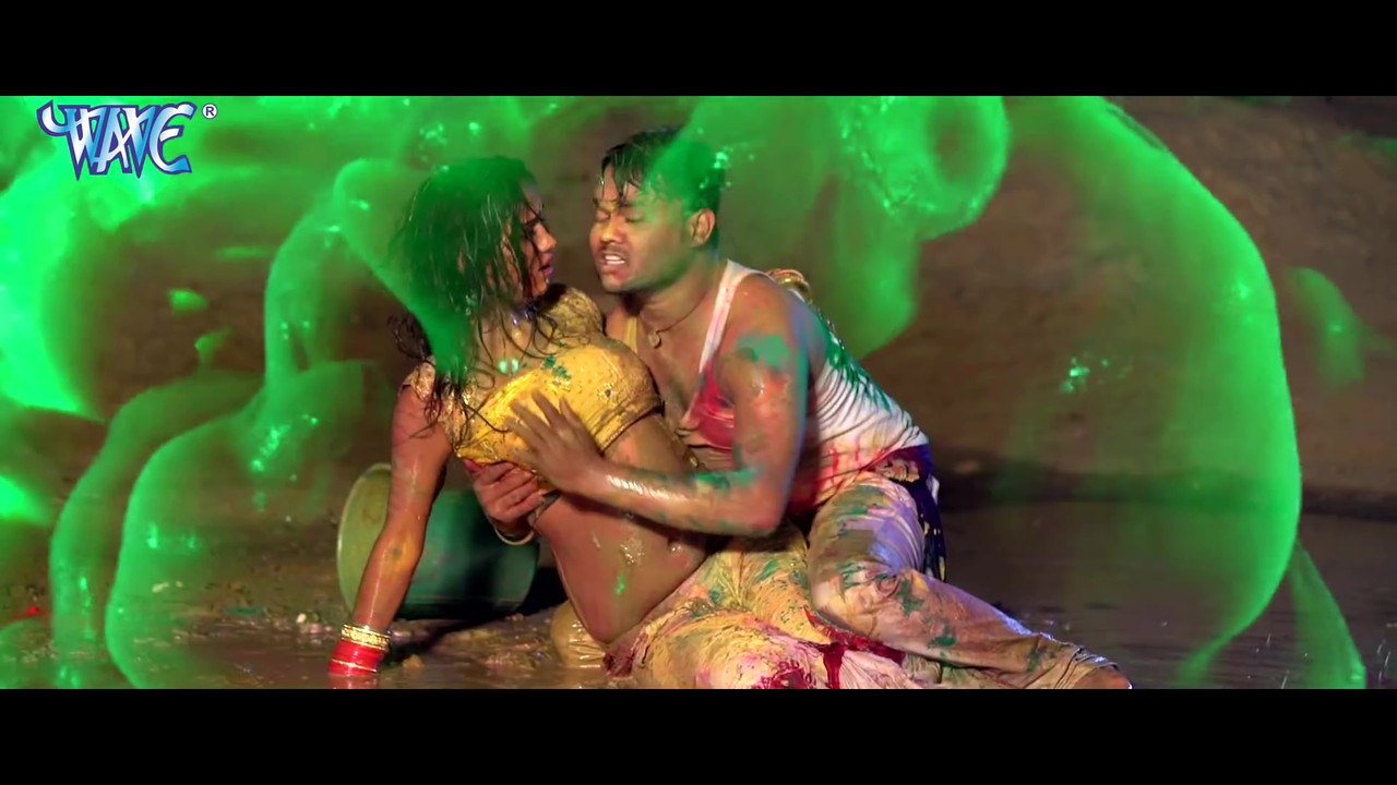 Bhojpuri video gallery to add some extra drama to your Holi party.