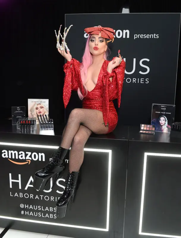 12-5-19-Arriving-at-The-Grove-for-the-Ha