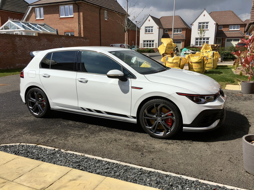 D2FBF60D-69B7-4232-A3CA-556C8529A9F8