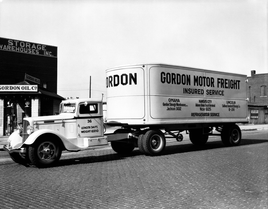 Diamond T '34 Gordon Motor Freight Jun '34 — Postimages