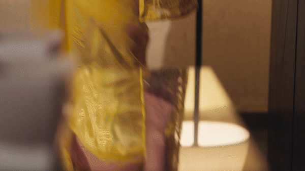 Navina Bole Desi Glam Look – Blouse GIFs, Soft Kiss Moments & Exotic Visuals