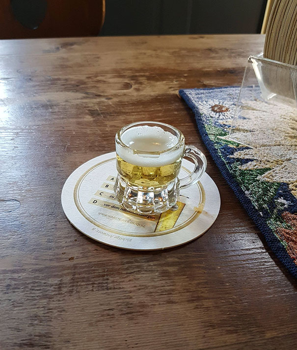 15 уморительных случаев, когда посетитель и официант ну совсем не поняли друг друга