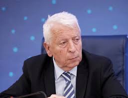 K. ΜΟΥΤΖΟΥΡΗΣ: «ΚΙΝΔΥΝΕΥΟΥΝ ΕΡΓΑ ΜΕ ΑΠΕΝΤΑΞΗ ΛΟΓΩ ΚΑΘΥΣΤΕΡΗΣΕΩΝ»