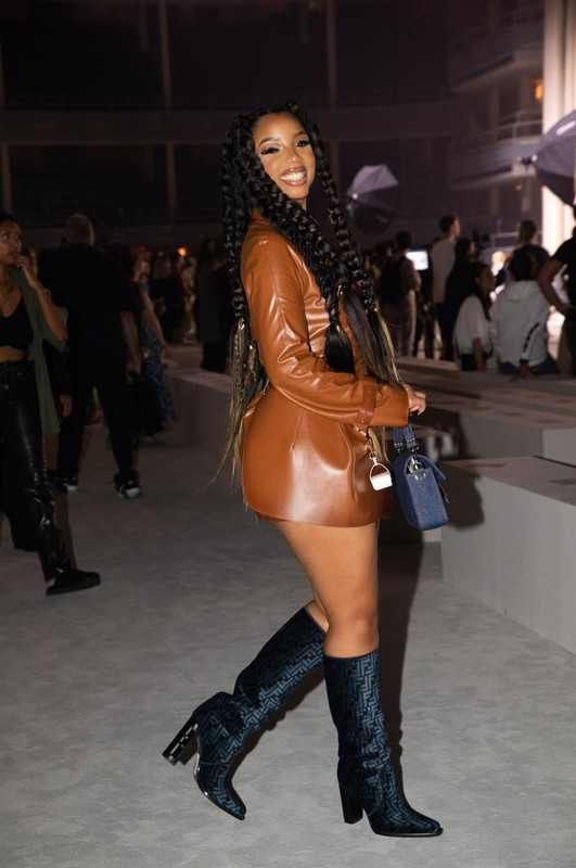 [Image: Fc-V2z4e-Xk-AEP1tn.jpg]