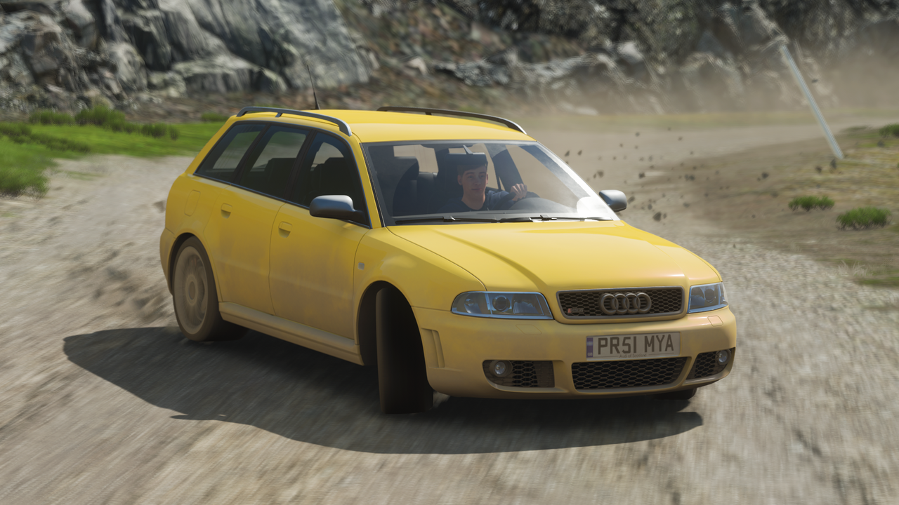 FH4-Audi-RS4-Avant-B5-15.png