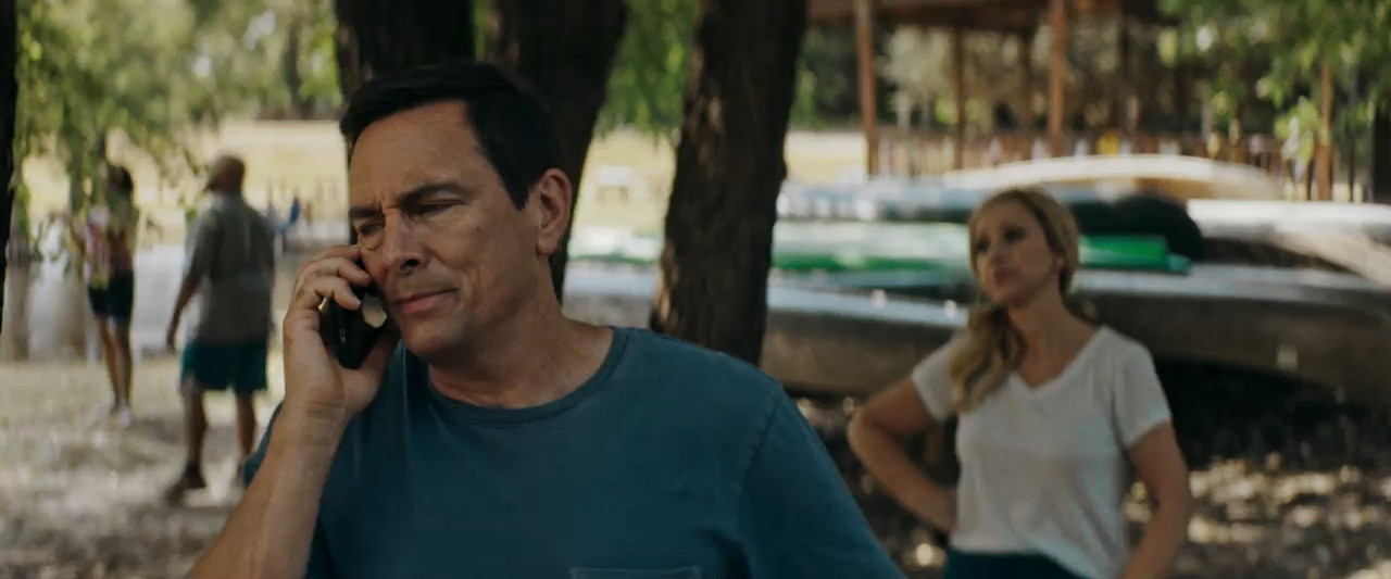 Family Camp 2022 WebRip [Hindi + Tamil + English] 480p, 720p ESub Screenshot