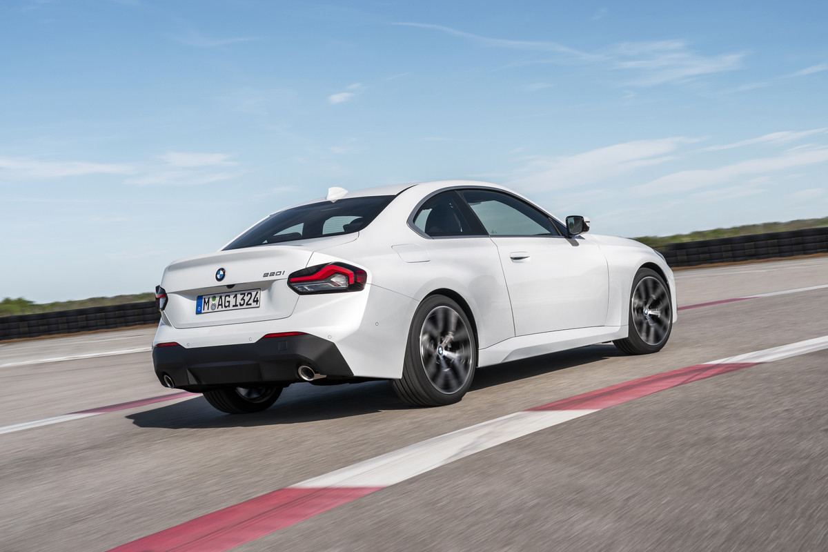 BMW220i(20)