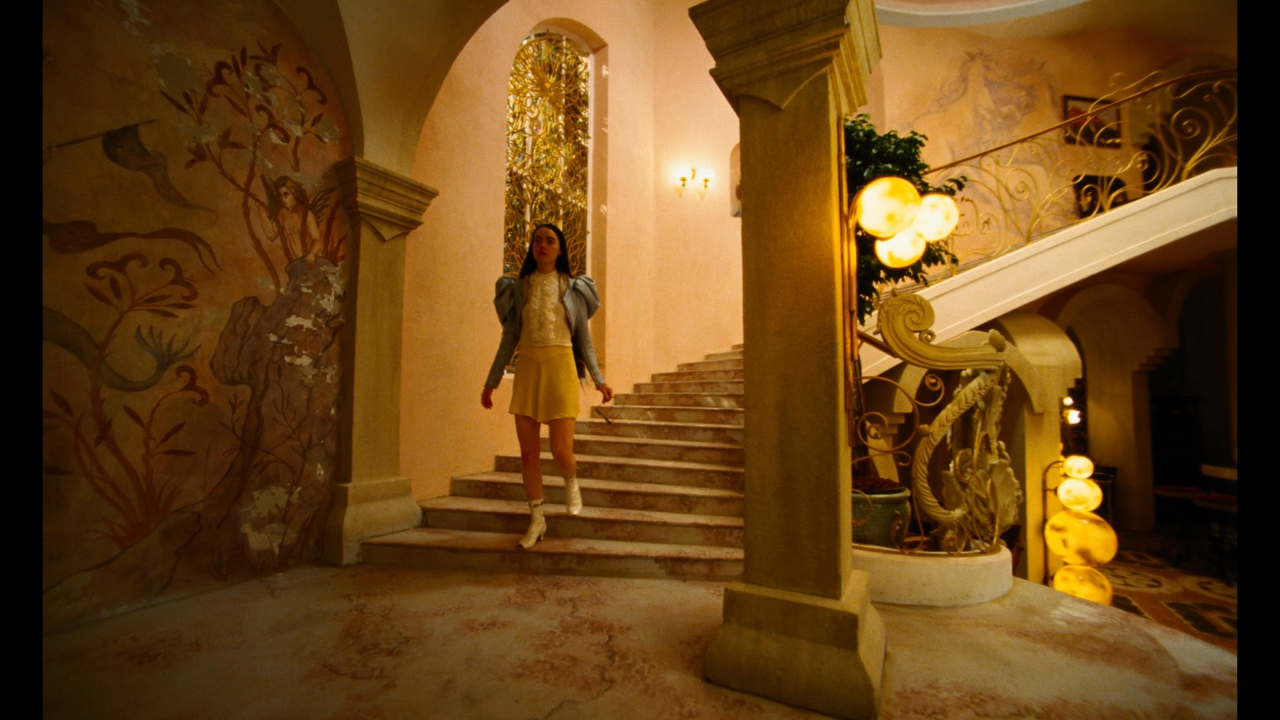 mpv-shot_Poor.Things.2023.1080p.BDREMUX.AVC-Нечипорук_00_44_41_0003