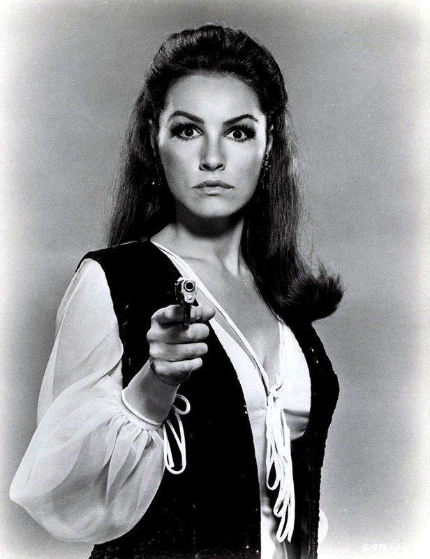 Julie_Newmar_mb90