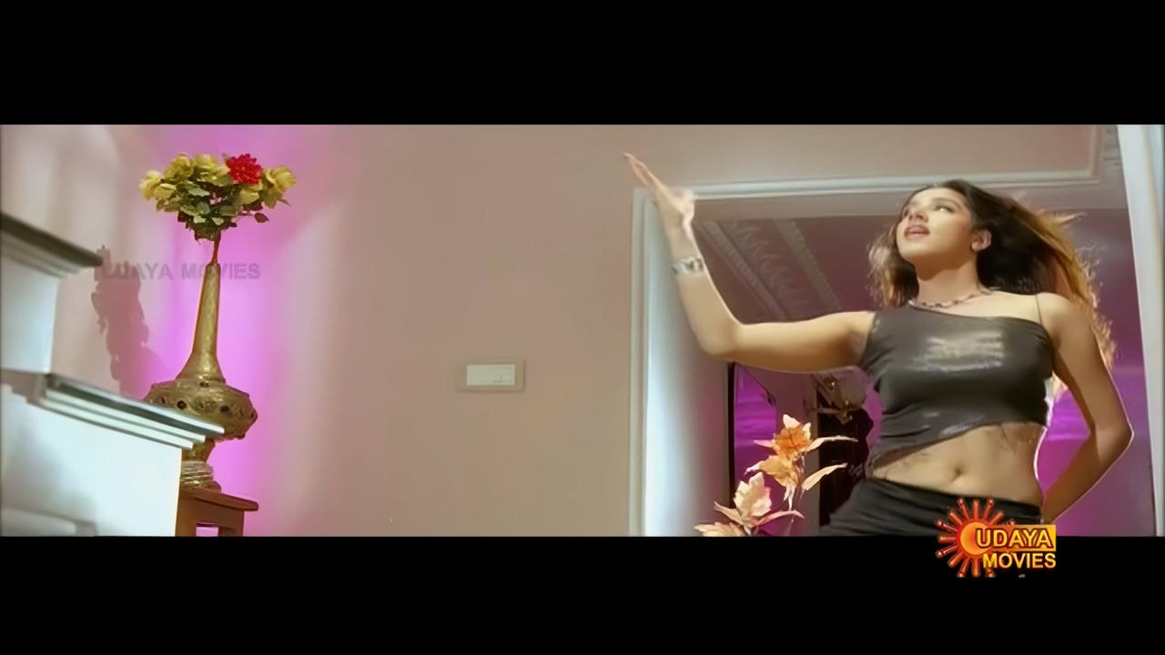 Durga Shetty Hot Song 1 SDTV Enhance.mp4_20240707_205852.441