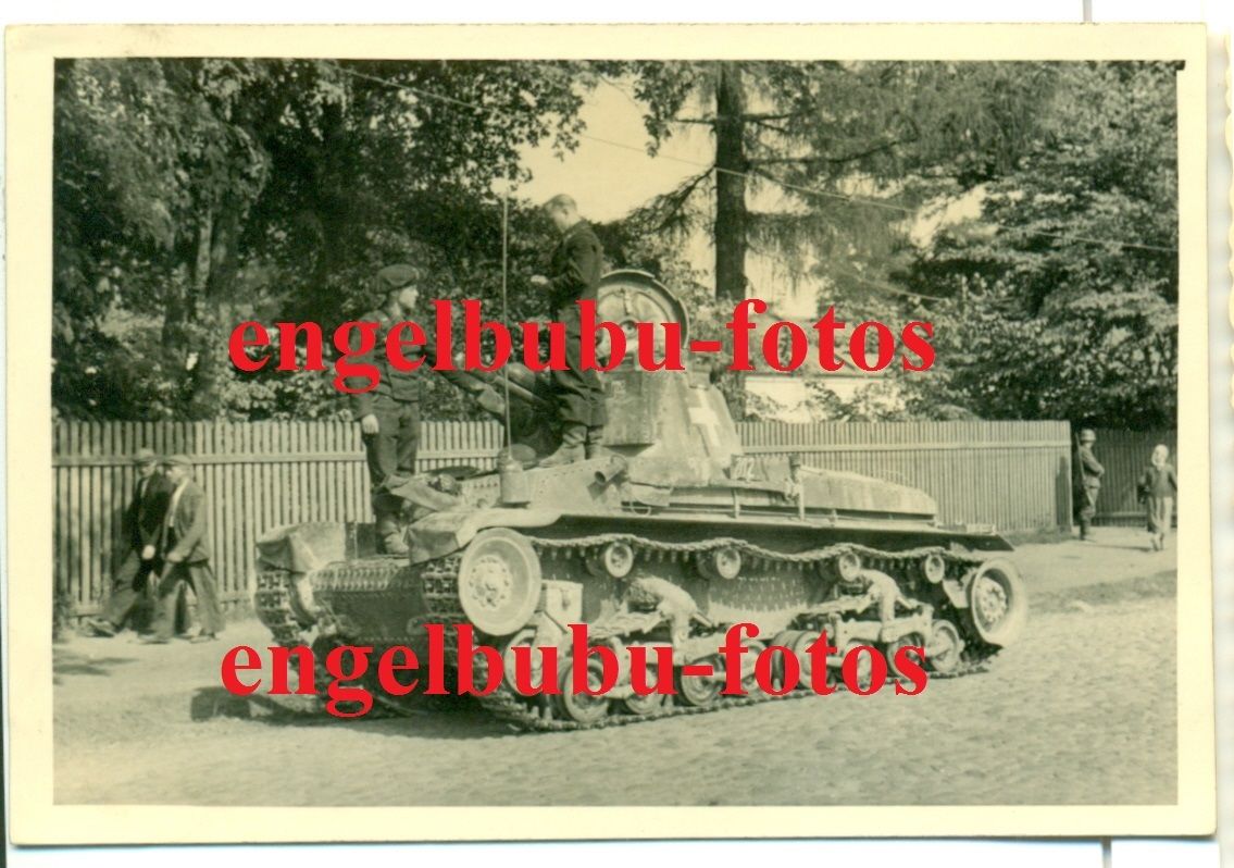 FOTO - POLEN´39 - Luftnachr.Regt. - PANZER - Dtsch. TANK 35(t) mit 702- RADOM