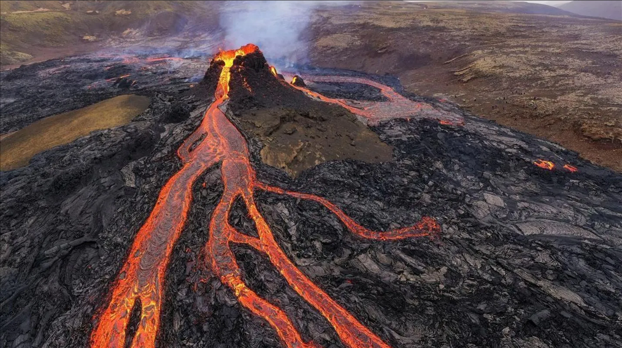 Esto está pasando con el volcán de Islandia, declaran estado de Emergencia