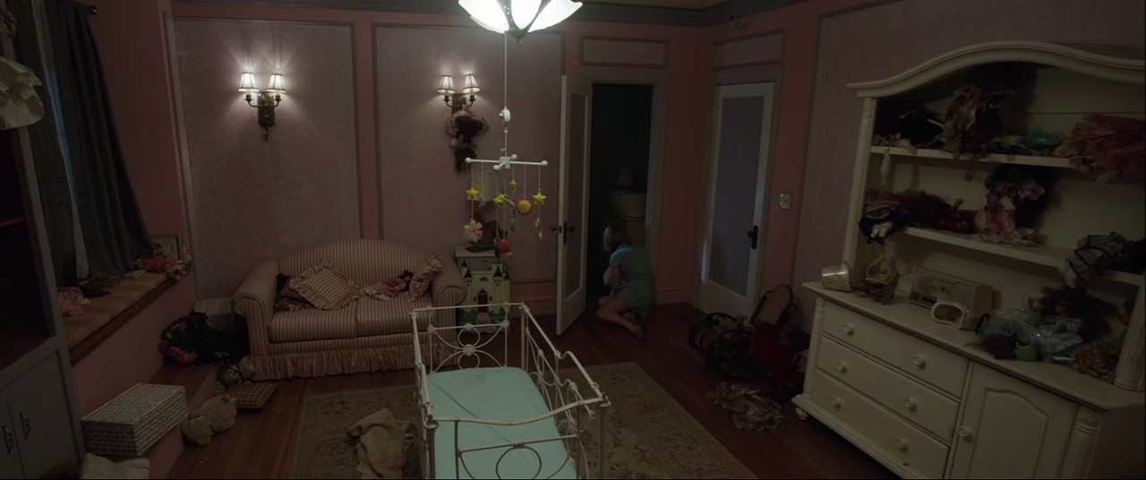Annabelle-2014-Hindi-English-Blu-Ray-720p-HEVC-AC3-6ch-MSub-mkv-0006