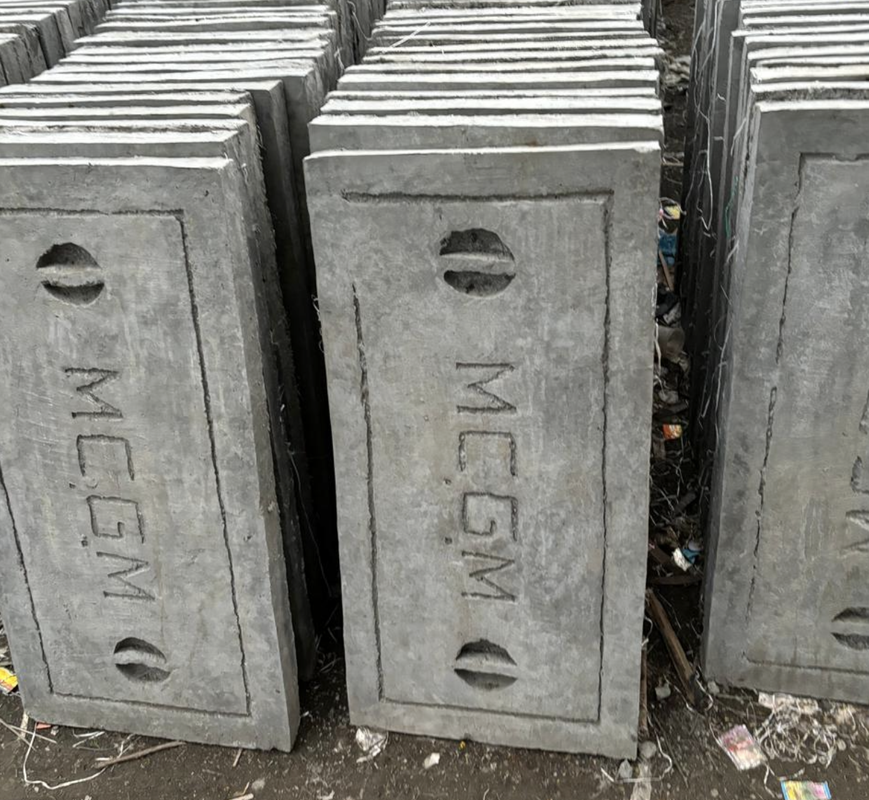 Rectangular MCGM RCC Manhole Cover