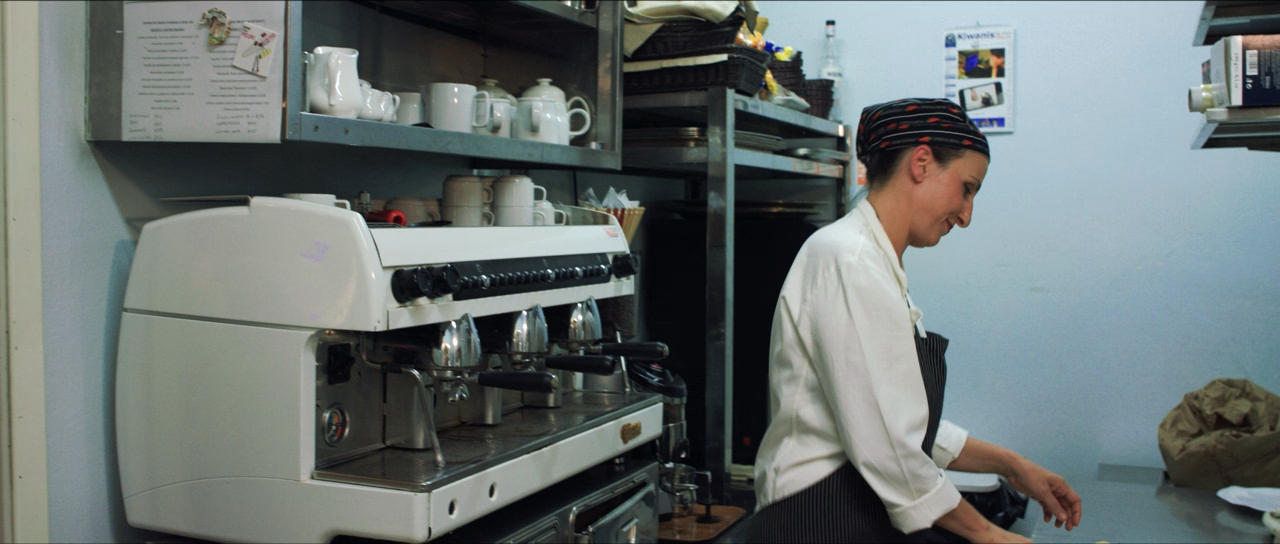 Non.Ci.Resta.Che.Ridere.2019.iTALiAN.DDP.720p.WEB.H264-DENiED.mkv_snapshot_00.21.44.000