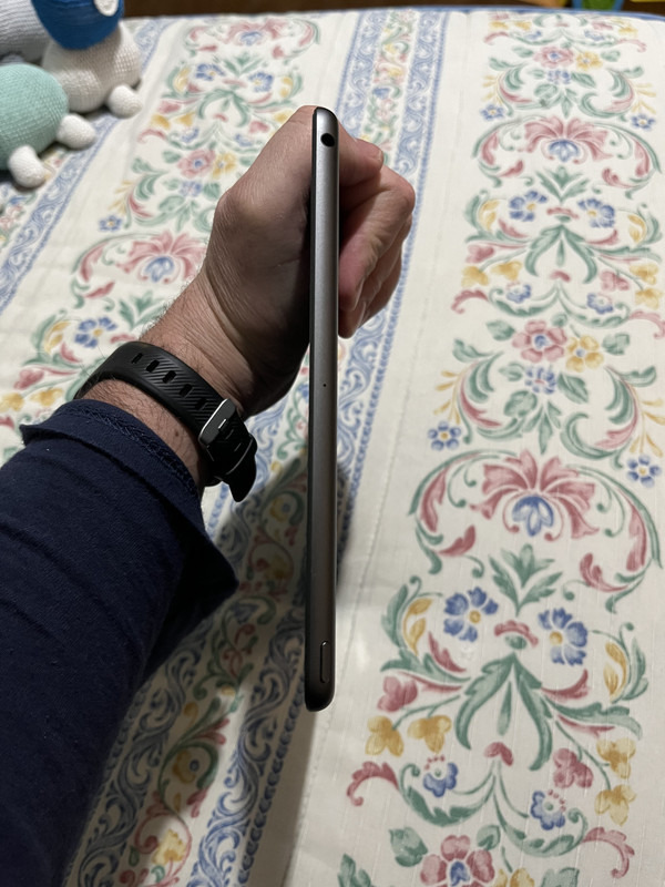 FF494064-289D-47F4-9C4C-44B2D744CF7D