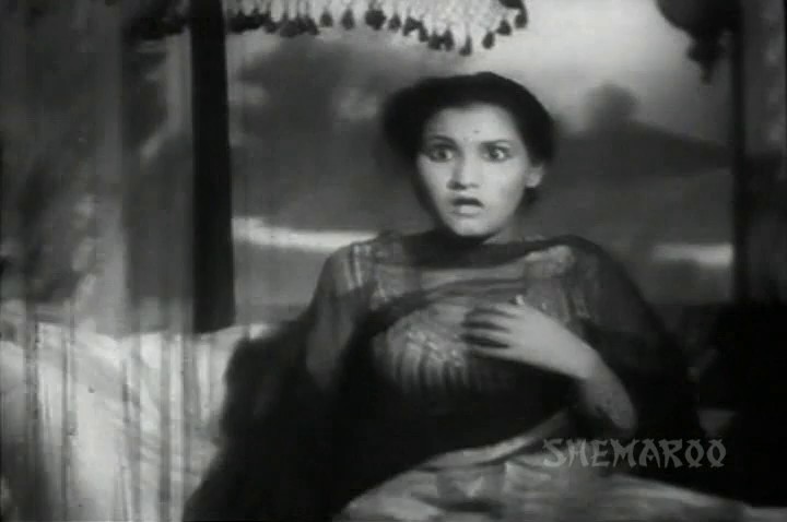 Lal-Haveli-1944-DVDRip-Hindi-480p-AVC-AAC-2-0-ESub-mkv-0003