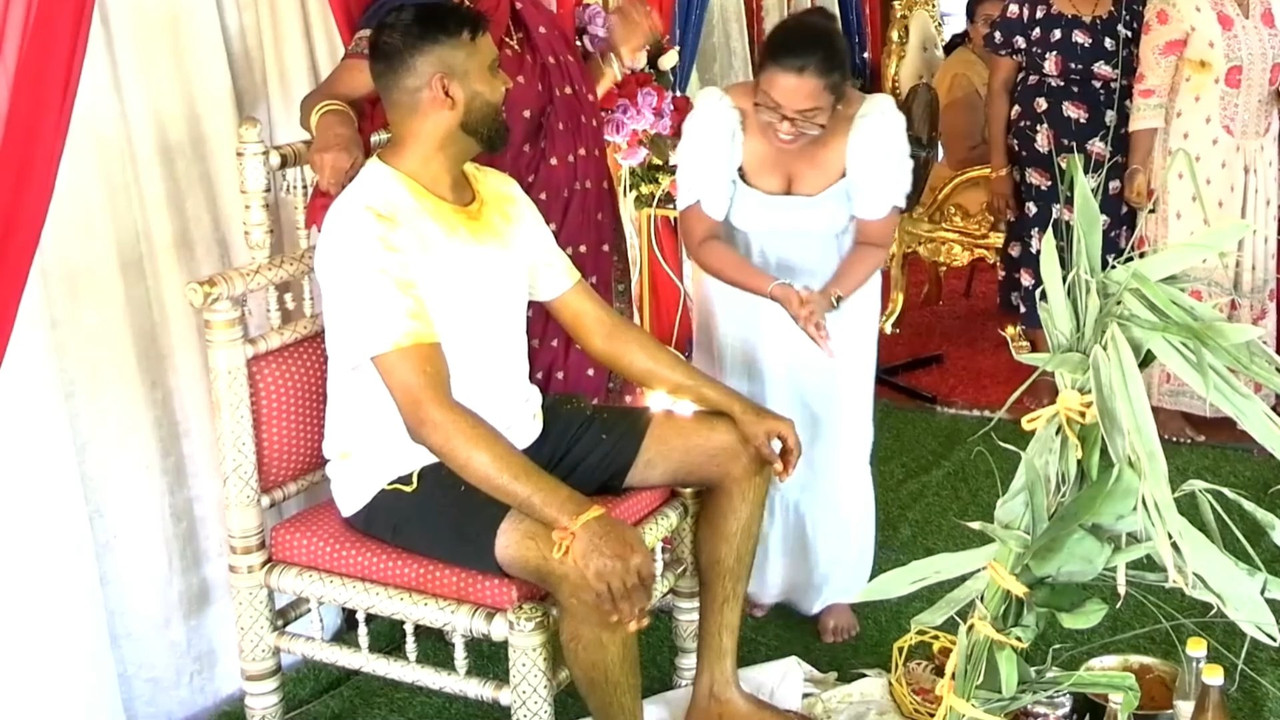 Desi hot girl big breast wide show in blue wide neck  costume.mp4_snapshot_00.13.778