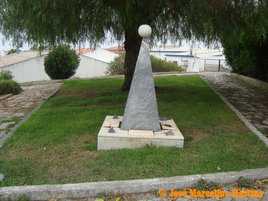 0-Monumento-Ferreira-do-Alentejo-1