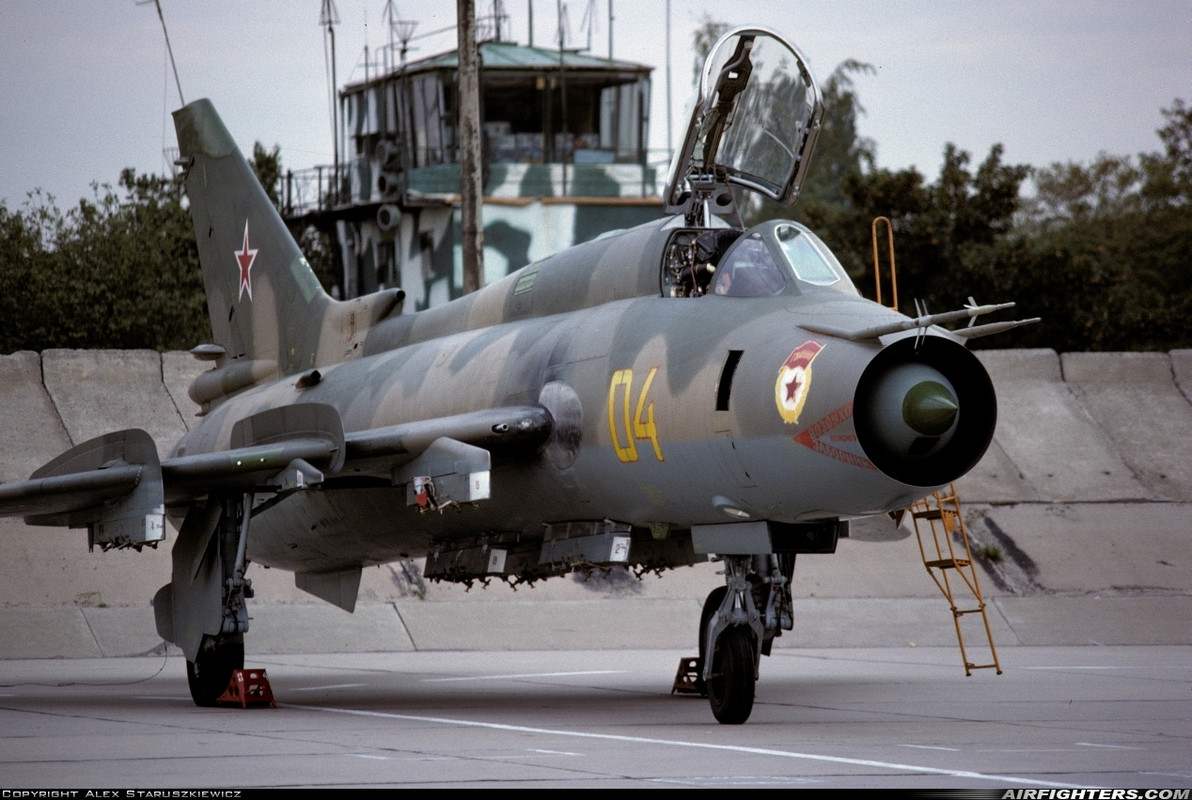 20 GvAPIB Su-17M4 04 yellow_14818 (4)_17.08.92