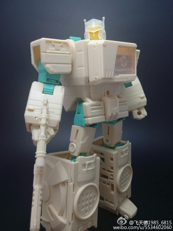 Leader-Class-Blaster-02