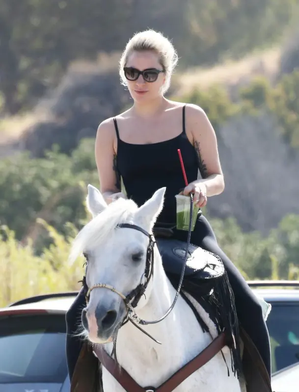 5-23-16-Out-and-about-in-Malibu-002-JPG.