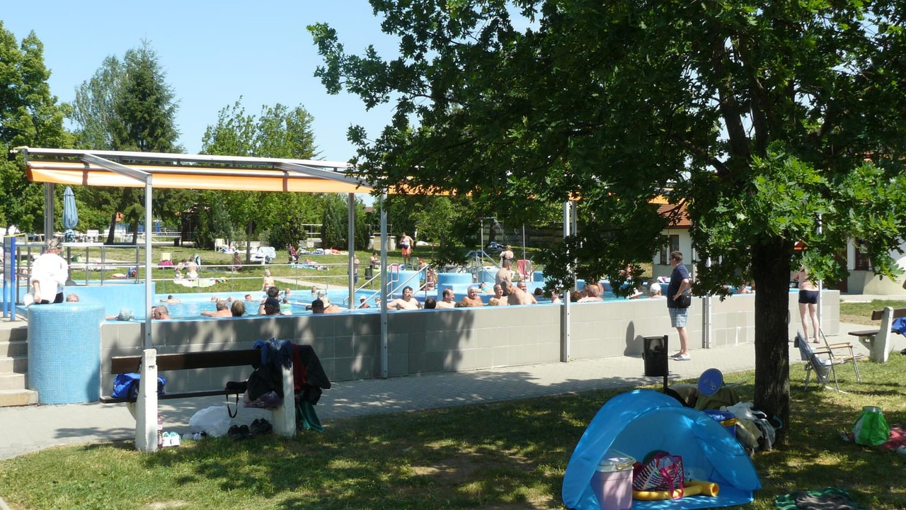 [Obrazek: b46cba143d2b40aa.jpg]