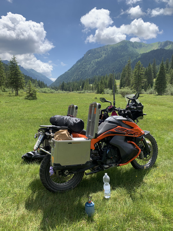 14AB11C0-5429-461C-9268-9961866C37A7