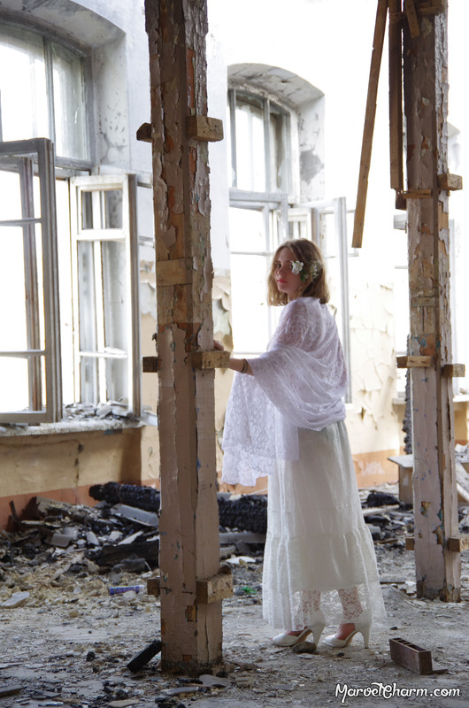 MarvelCharm_Nicolette-Ruins-009