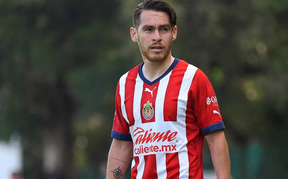 'Canelo' Angulo se acercó a Chivas, pero por esta razón no puede volver