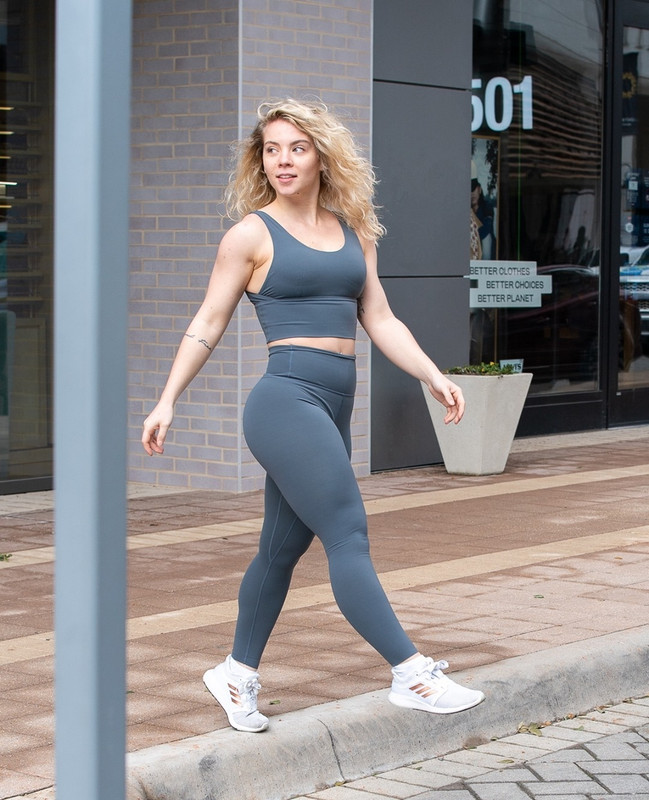 Legins1526@curves.n.combatboots