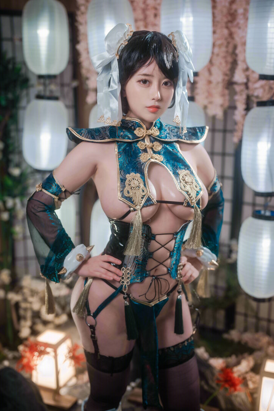 Zzi-Zzi-Djawa-Photo-Chun-Li-8442779