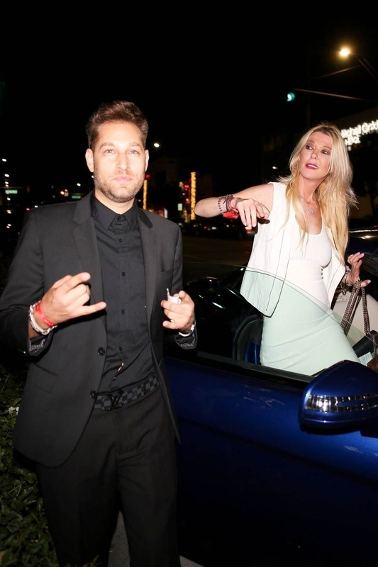 Tara-Reid-UpskirtStars.Com-1 (12)