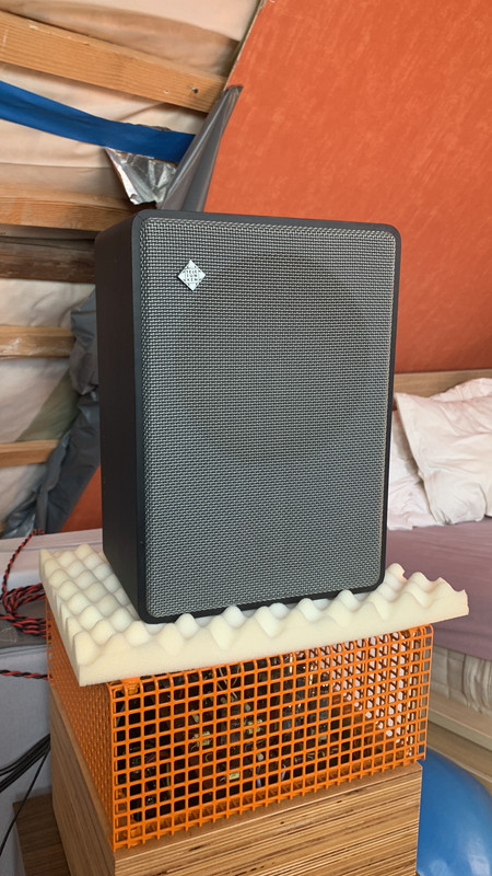 356CF444-A66F-4402-B970-538975F6905F