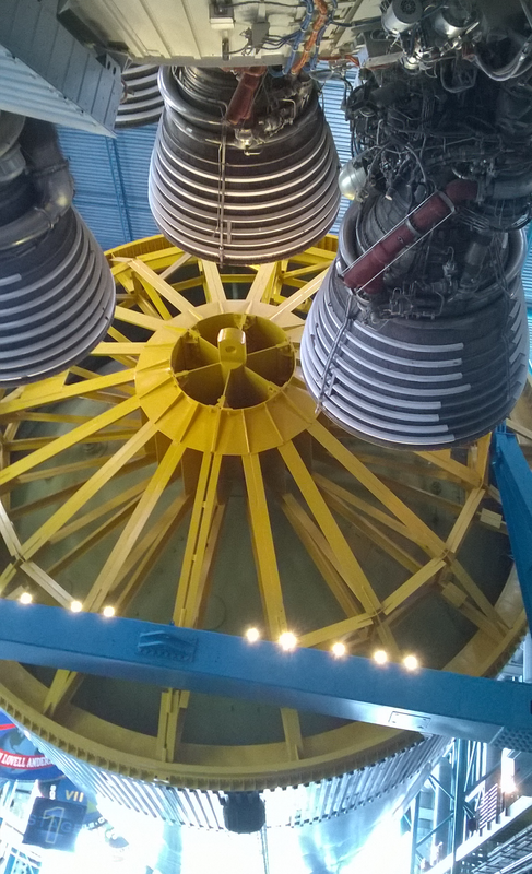 [Image: Apollo-Rocket2.png]