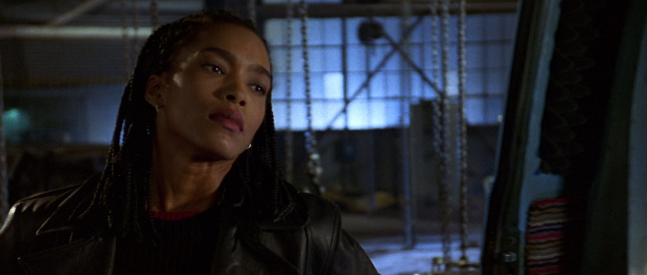 Strange Days (1995).mkv_snapshot_01.15.06_[2018.02.25_02.29.56]