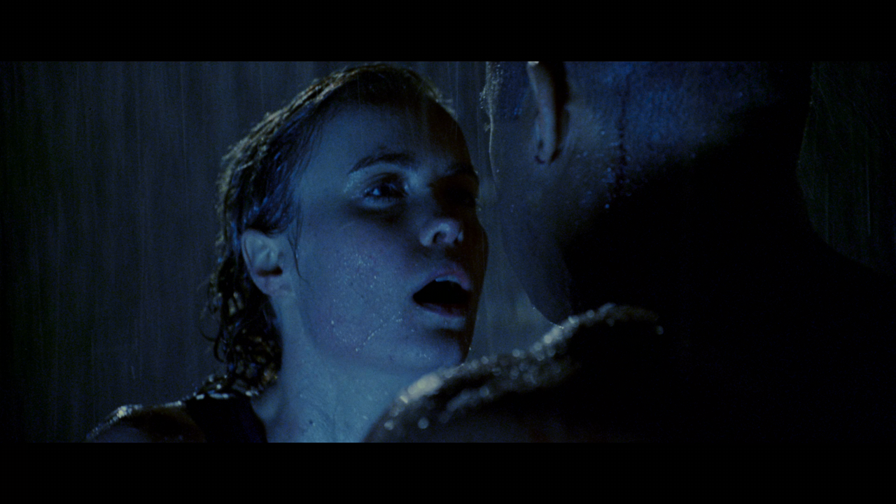 Pitch Black.mkv_snapshot_01.42.55_[2020.09.04_23.13.09]