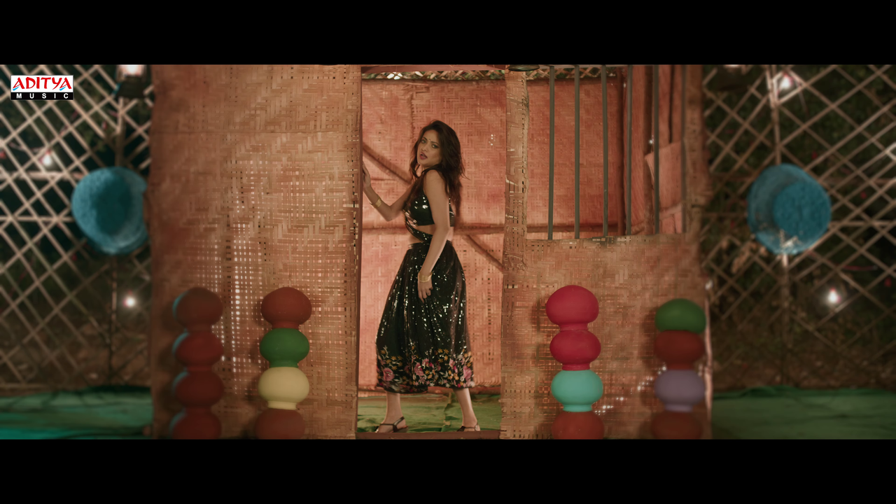 [Image: vlcsnap-2025-12-21-18h21m28s278.png]