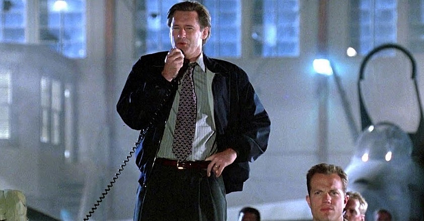 INDEPENDENCE-DAY-BILL-PULLMAN-4-FOTOR.jpg