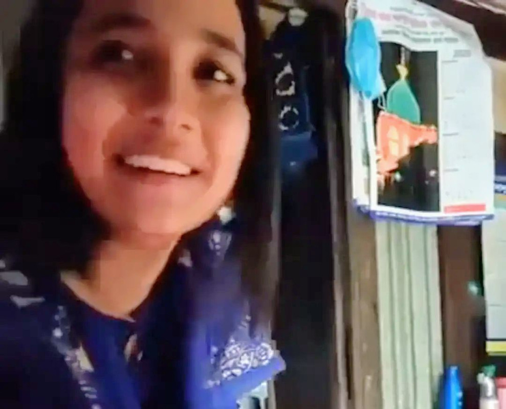 Desi pakistani girl released water while sucking my cock