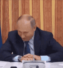putin-ketawa