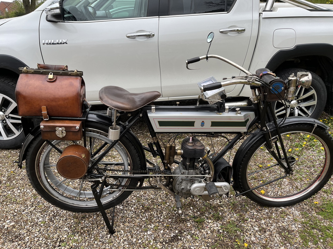 F1441F3C-D606-49C3-8480-C3145F5568DC