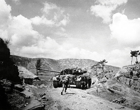 M26-Pershing-west-of-masan-summer-1950