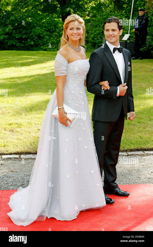 princess-madeleine-of-sweden-l-and-prince-carl-philip-of-sweden-arrive-D59B4X