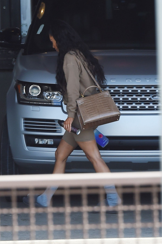 kim-kardashian-leaves-a-studio-in-west-hollywood-06-29-2018-2