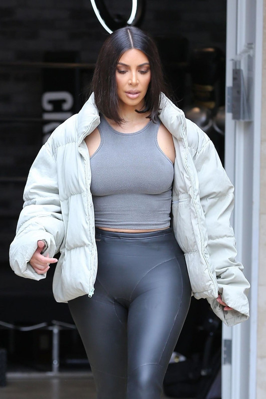 kim-kardashian-out-for-a-coffee-in-calabasas-04-30-2018-1